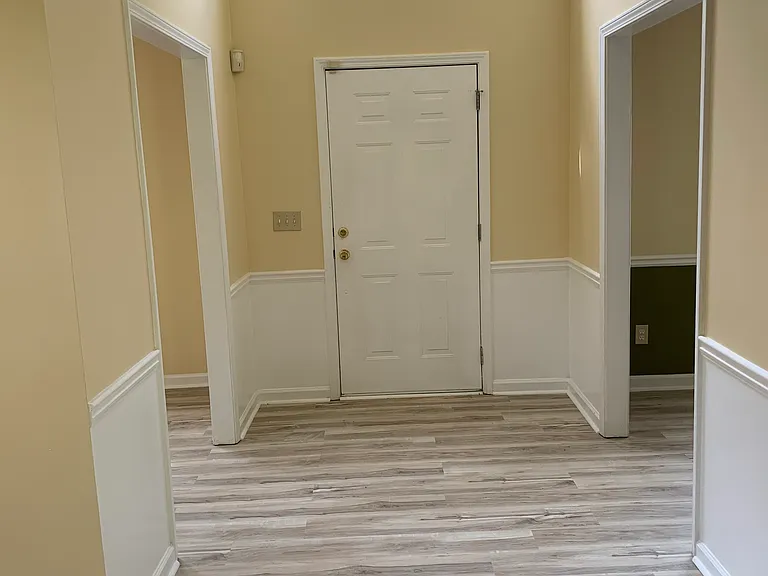 382 Silverthorn Dr NW — Photo 3