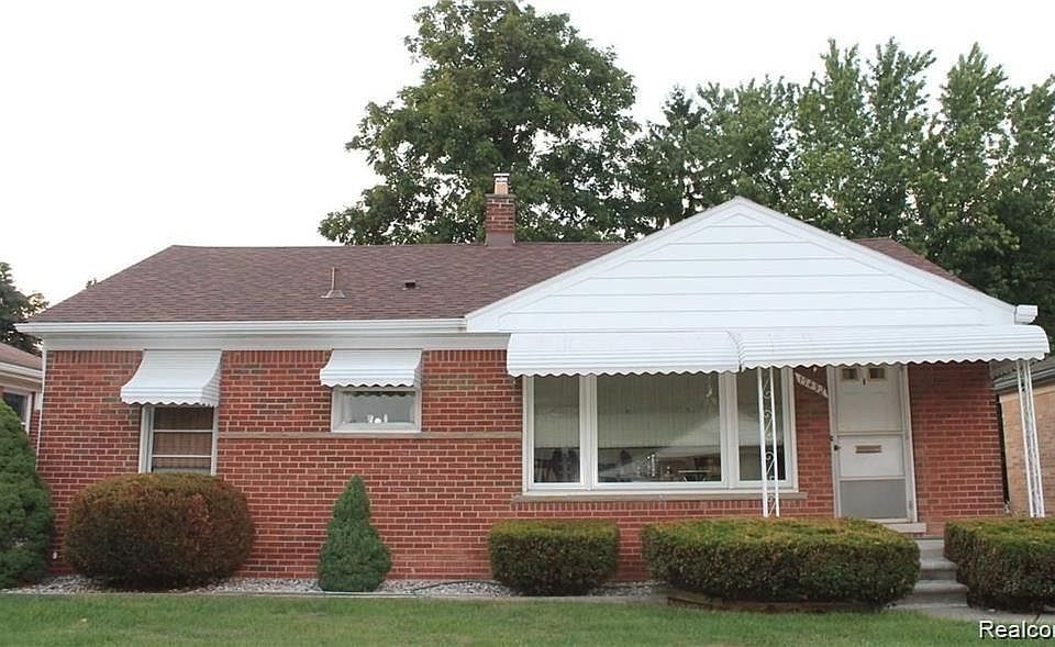 1st image of 17432 Leslie Ave