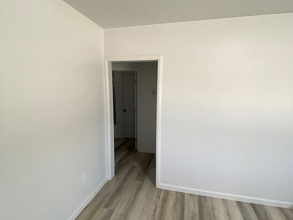 4th image of 2427 E Villa St