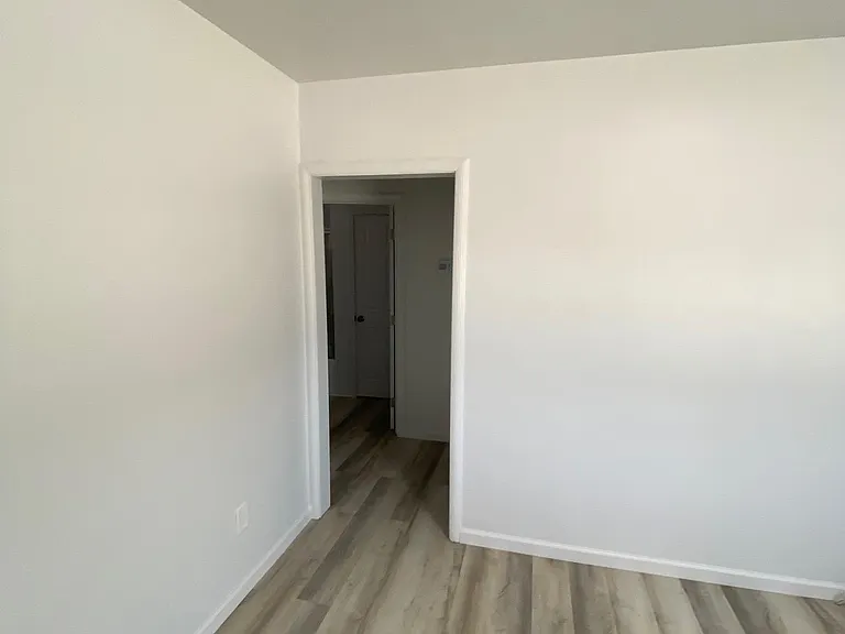 2427 E Villa St — Photo 4