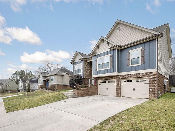 3rd image of 9064 Wood Dale Ln