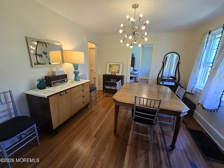 46 Evergreen Ave — Photo 5