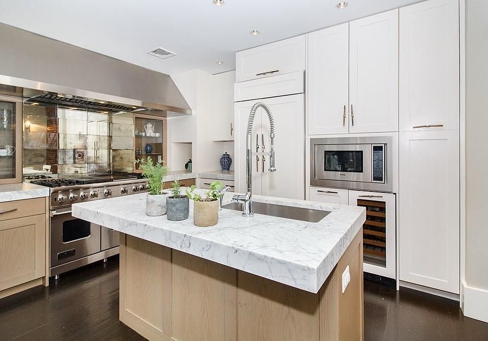 1st image of 287 Hanover St #52