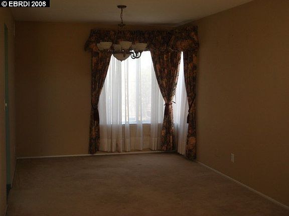 2nd image of 5 Beechwood Ct