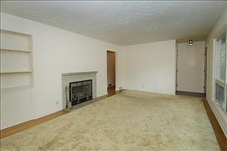 4th image of 5231 Mapleridge Dr