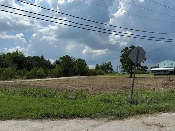 17 & 18 Maple St, Saint Bernard, LA 70085
