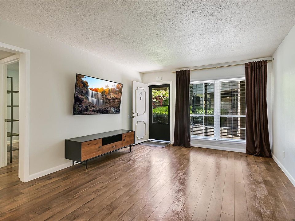 1st image of 2425 Ashdale Dr APT 32