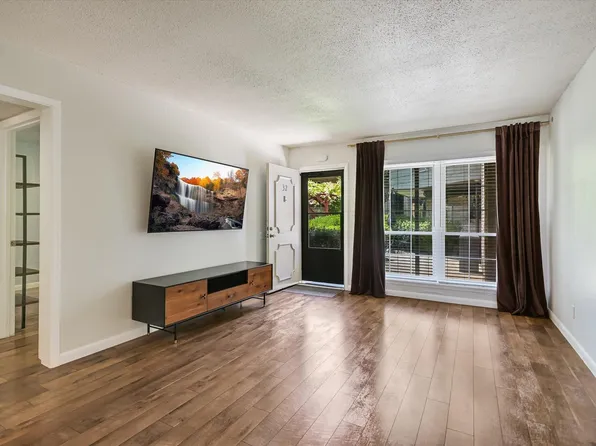 2425 Ashdale Dr APT 32, Austin, TX 78757