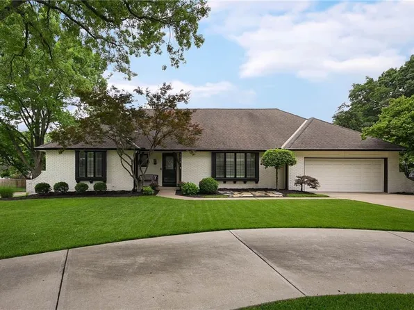8016 Fontana St, Prairie Village, KS 66208
