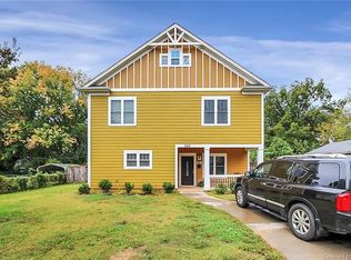 320 S Hoskins Rd, Charlotte, NC 28208