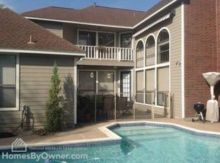 134 Strawberry Dr, Lake Jackson, TX 77566