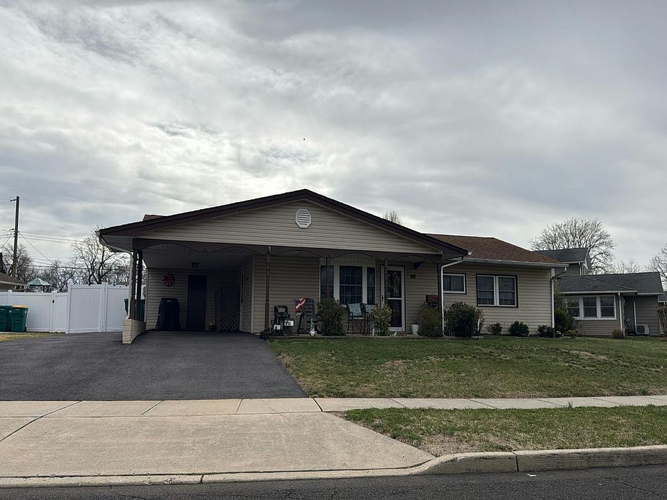 1st image of 14 Leisure Ln