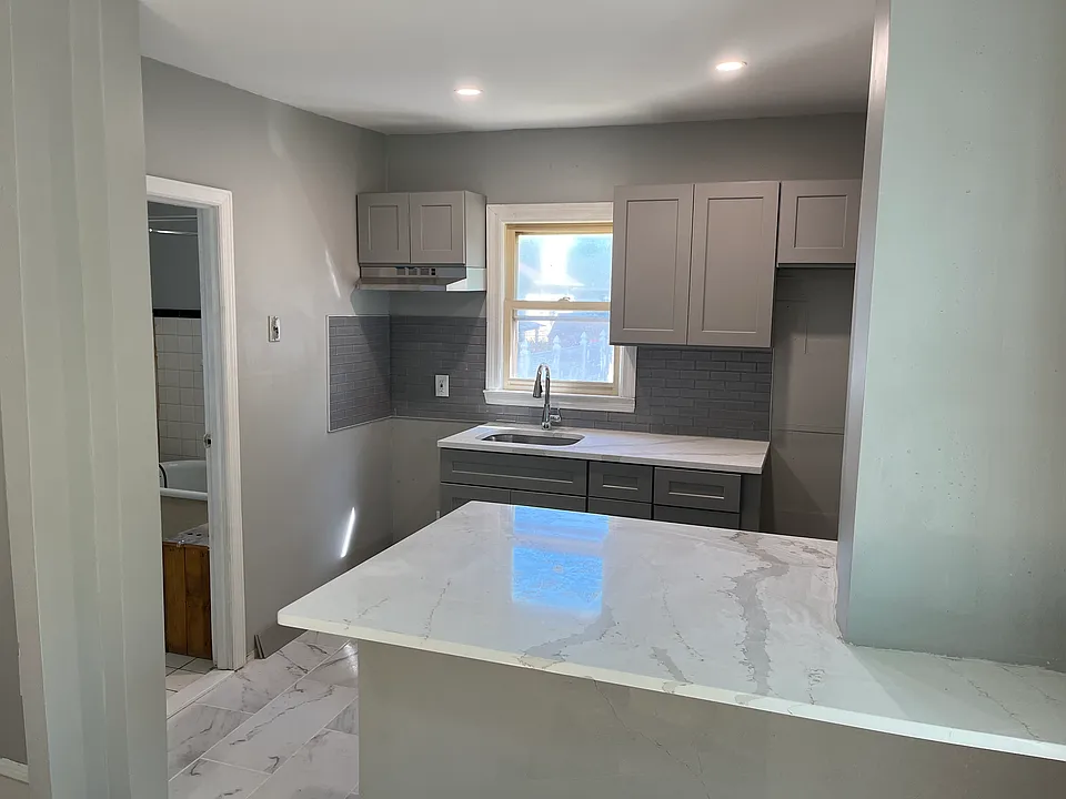 409 Newton Ave #1