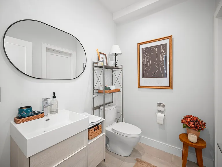 708 E 6th St #2 — Photo 11