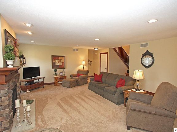 5th image of 25 Wildwood Ln