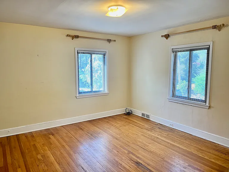 109 Hilton Ave #1 — Photo 7