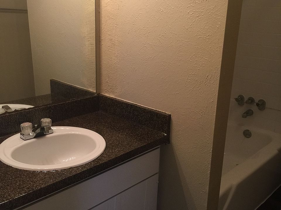 2nd image of 1921 S State Highway 161 APT 5