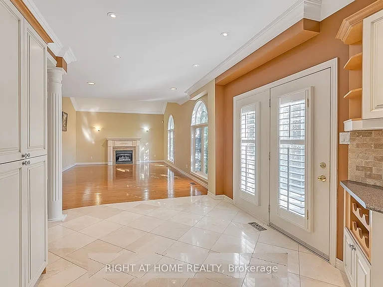 307 Sheridan Ct — Photo 11