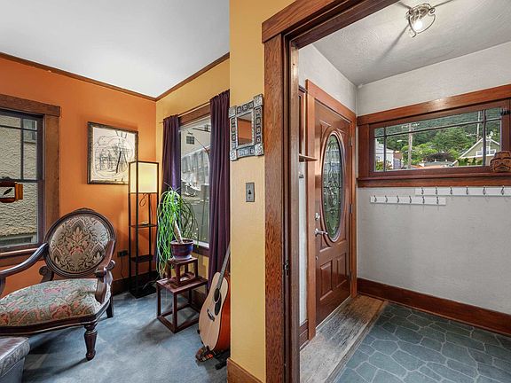 4th image of 432 Gold St
