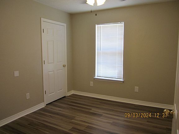 3rd image of 5520 Wellington Dr