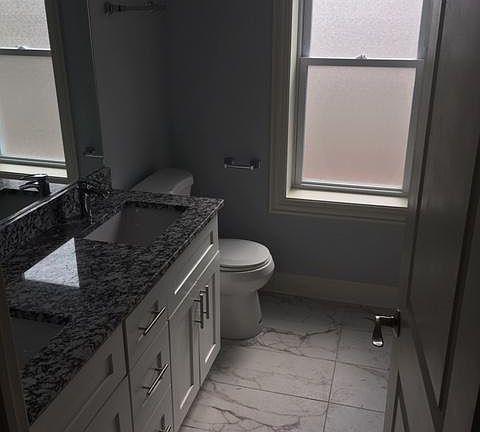 4th image of 1921 N Richmond St #3