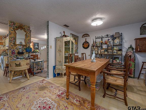 4th image of 103 Gordon St