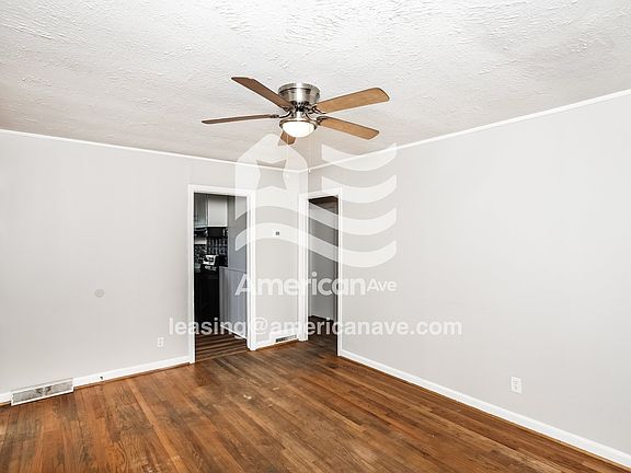 5023_004_living_room_14391514.jpg