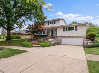 801 Alice St, Crown Point, IN 46307