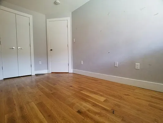 Rented by Evergreen Apartments BK | media 25