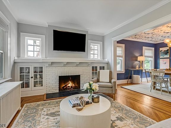 5th image of 40 Comley Pl