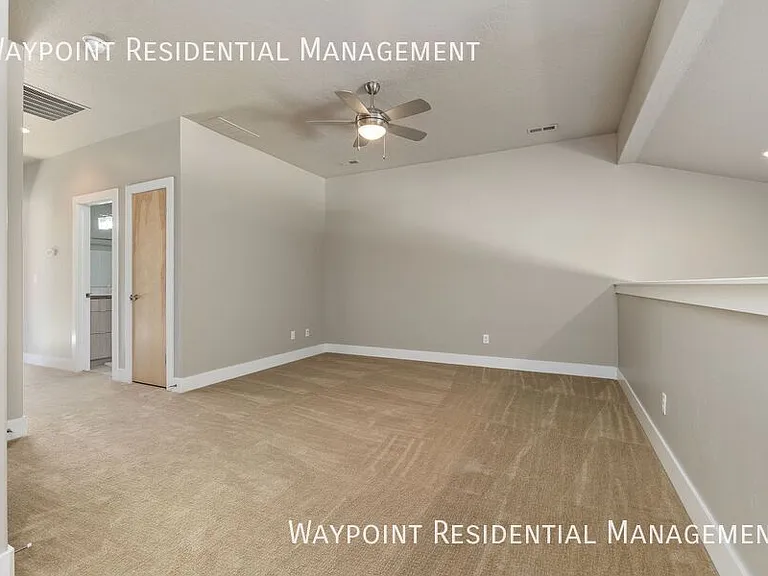 1415 E Lone Creek Dr — Photo 32