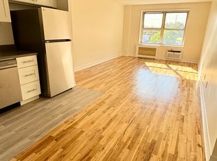 10 Wendell St #20, Hempstead, NY 11550