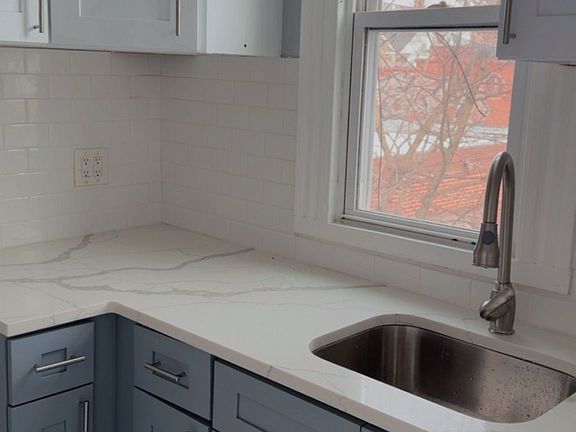 2nd image of 124 Brownell St #B