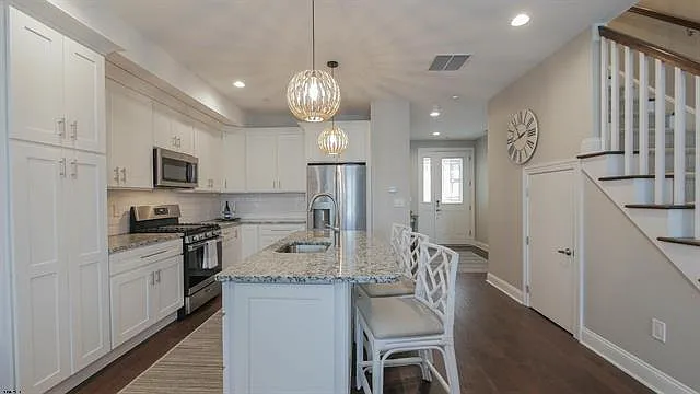 2 bed, 1680 sqft, $2,500 — Photo 2