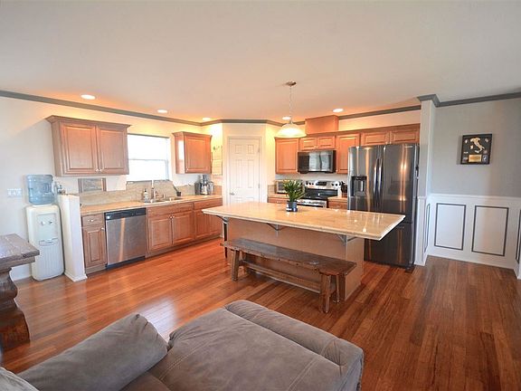 5th image of 1845 Nova Ln