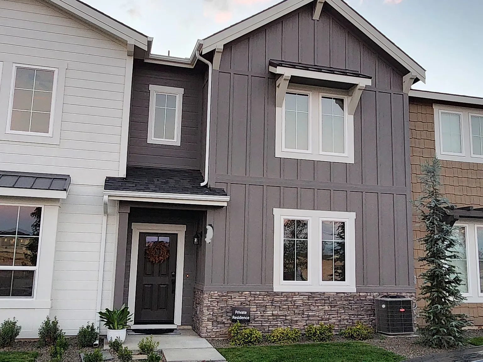 3 bed, 2.5 bath, 1635 sqft, $3,200 — Photo 1