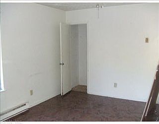 2nd image of 6345 Picadilly Sq