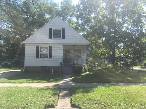 1902 N Clinton St Photo 1