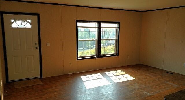 2nd image of 727 Clay Hill Rd