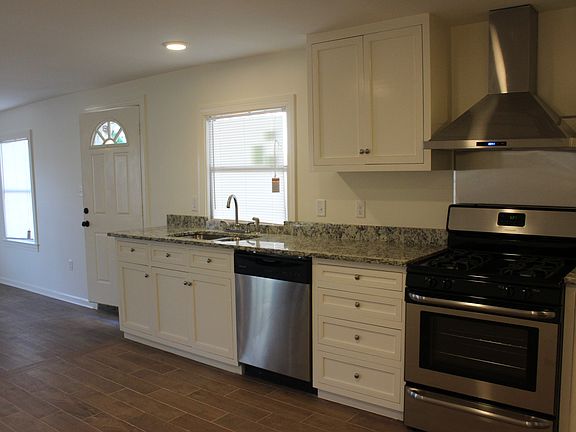 4th image of 3710 1/2 Bauvais St