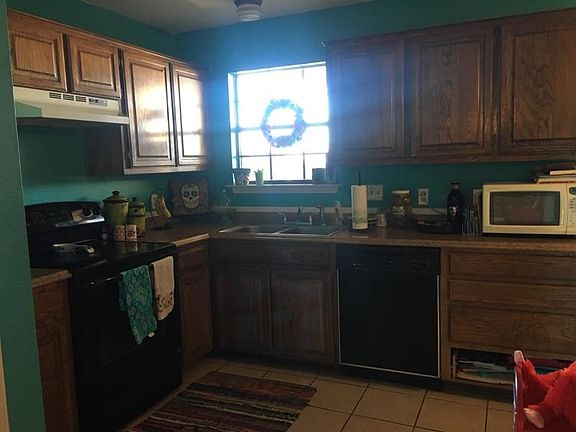 3rd image of 2415 Idlewilde Dr