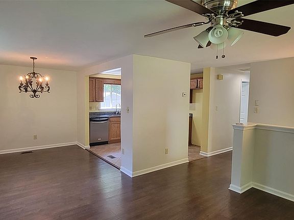 5th image of 7902 Ivy Hollow Dr