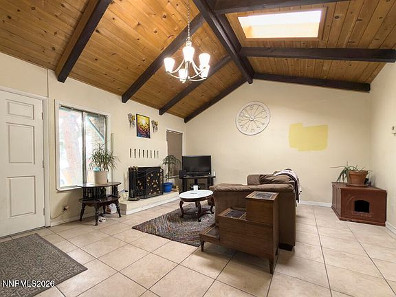 4th image of 6 Castle Way