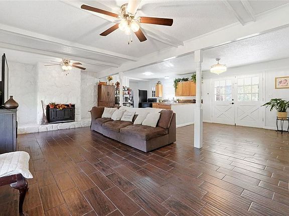 4th image of 11 Lee St