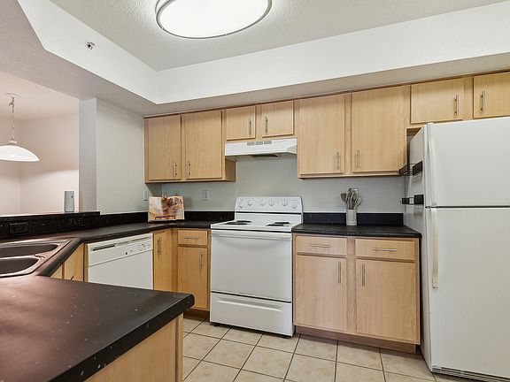 5th image of 10101 Lymestone Ct #21-21302