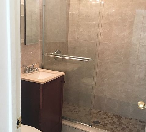 4th image of 7414 Caldwell Ave #1