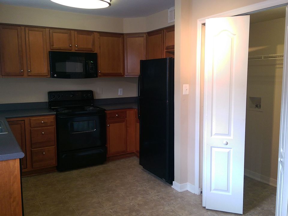 1st image of 405 N Chesire Ct