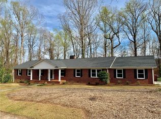 200 Sweetheart Nook, Pendleton, SC 29670