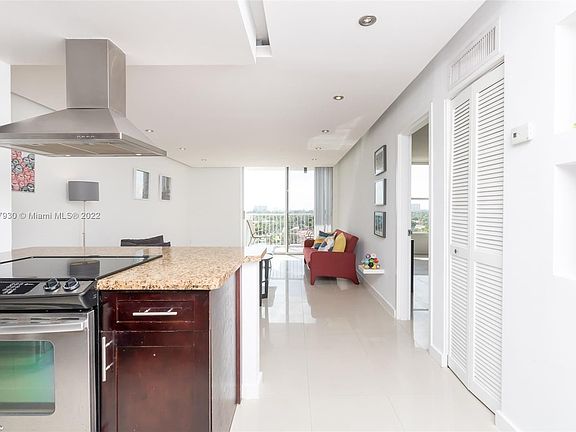 3rd image of 2000 NE 135th St APT 805