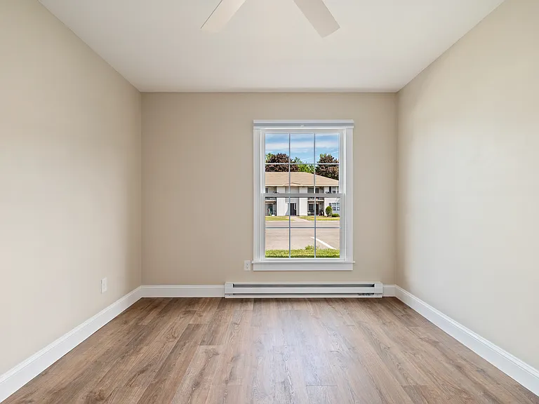 Old Carriage House Apartments — Photo 35